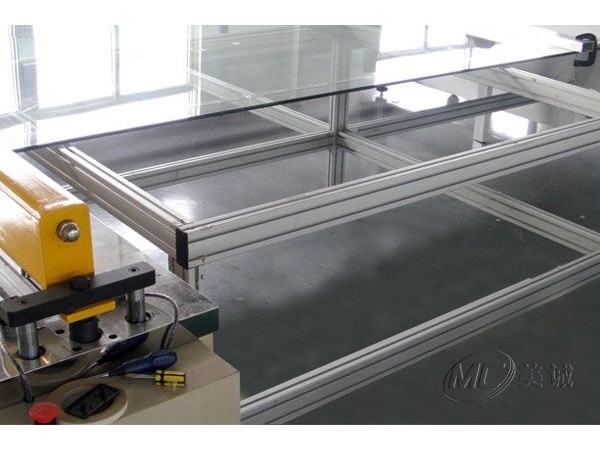 工業(yè)鋁型材工作臺如何選型？