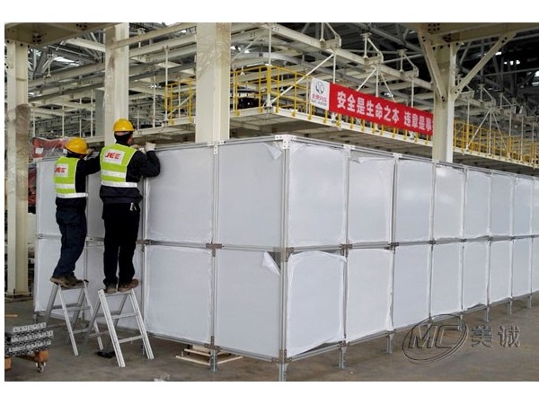 做防護(hù)圍欄為什么要選工業(yè)鋁型材？